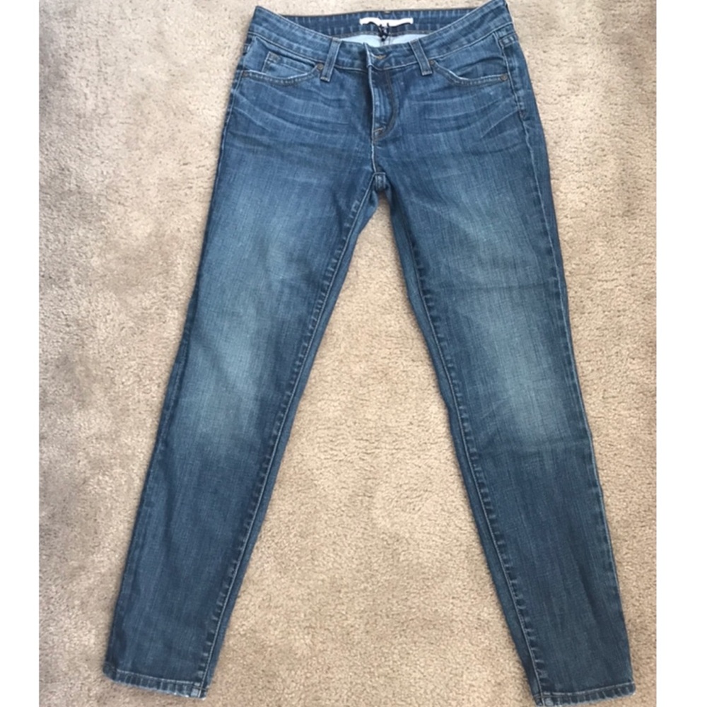 SOLD Vince Crop Skinny Ankle Jean. Size 26.